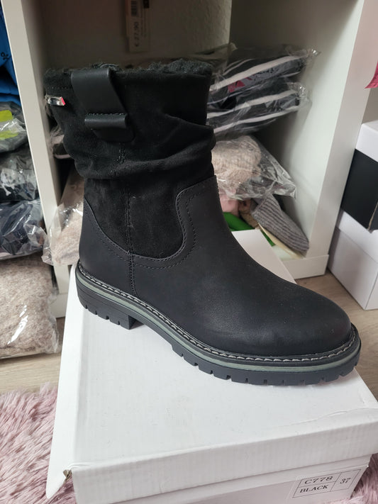 Boots gefüttert
