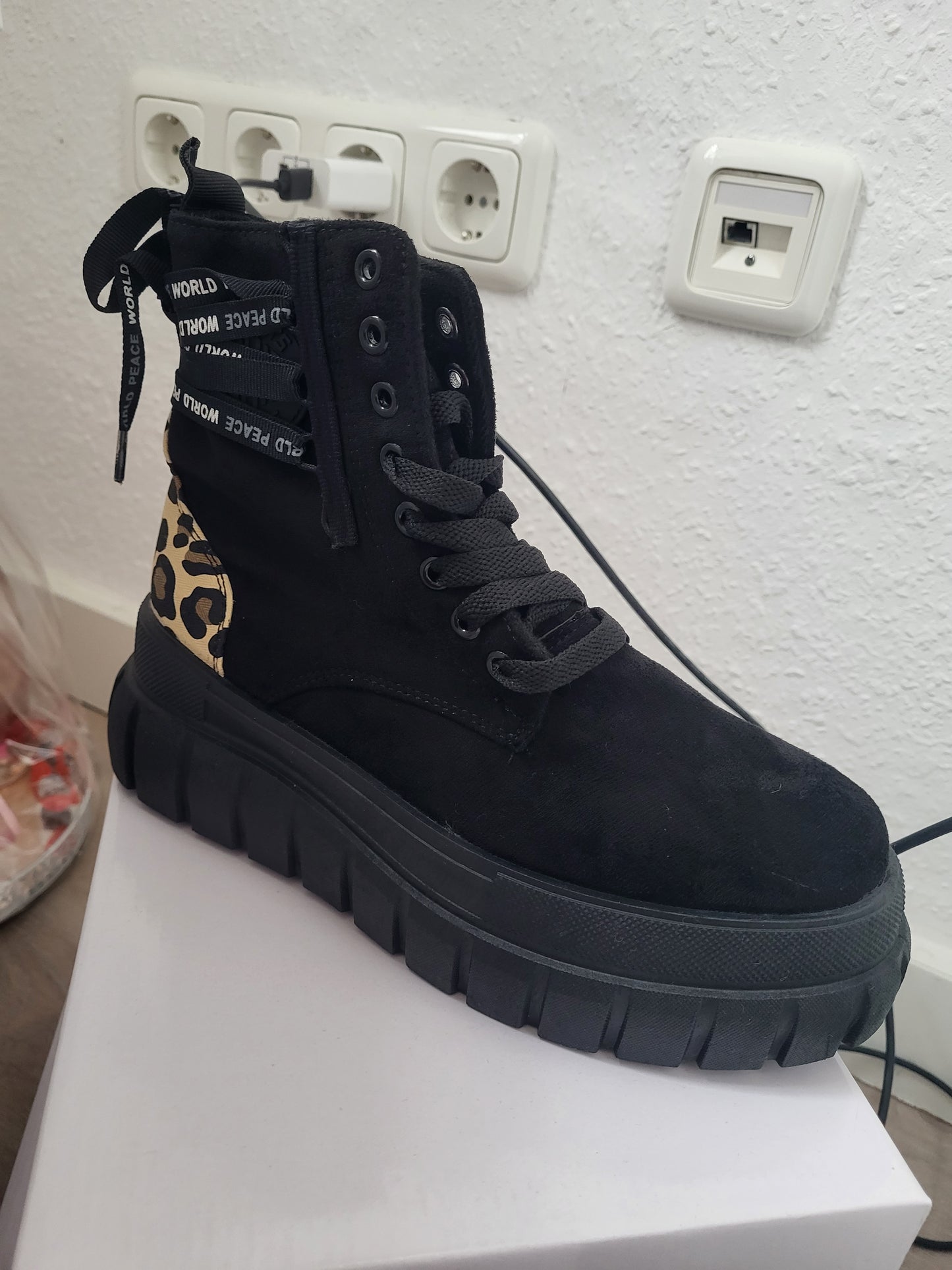 Leo boots
